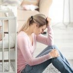 Bunda sedang Baby Blues? Ini Cara Menghindari Depresi Pasca Melahirkan.